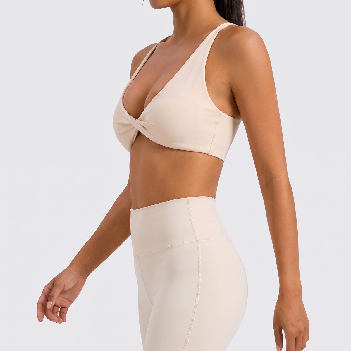 Luna — Brassière de sport pour femme avec détail torsadé